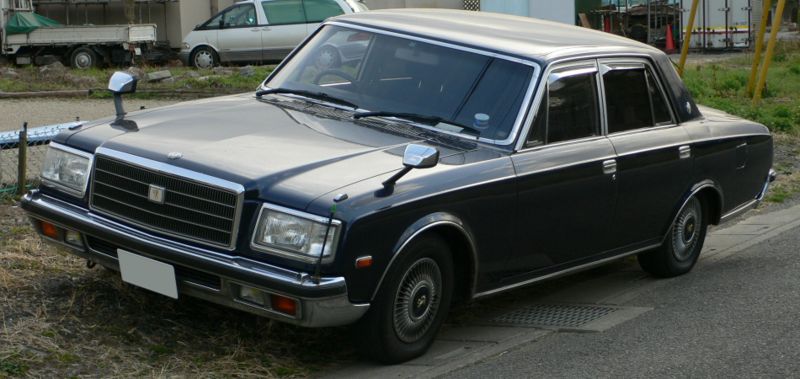 The Century originally grew out of the V8 Toyota Crown with the first