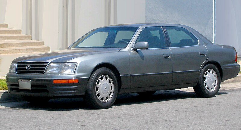 800px-Lexus_LS_400_UCF20_I_Moonstone_Pearl.jpg